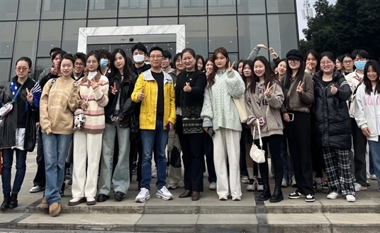 校企交流 協(xié)同發(fā)展 | 四川音樂學院美術(shù)學院赴華體科技參觀學習